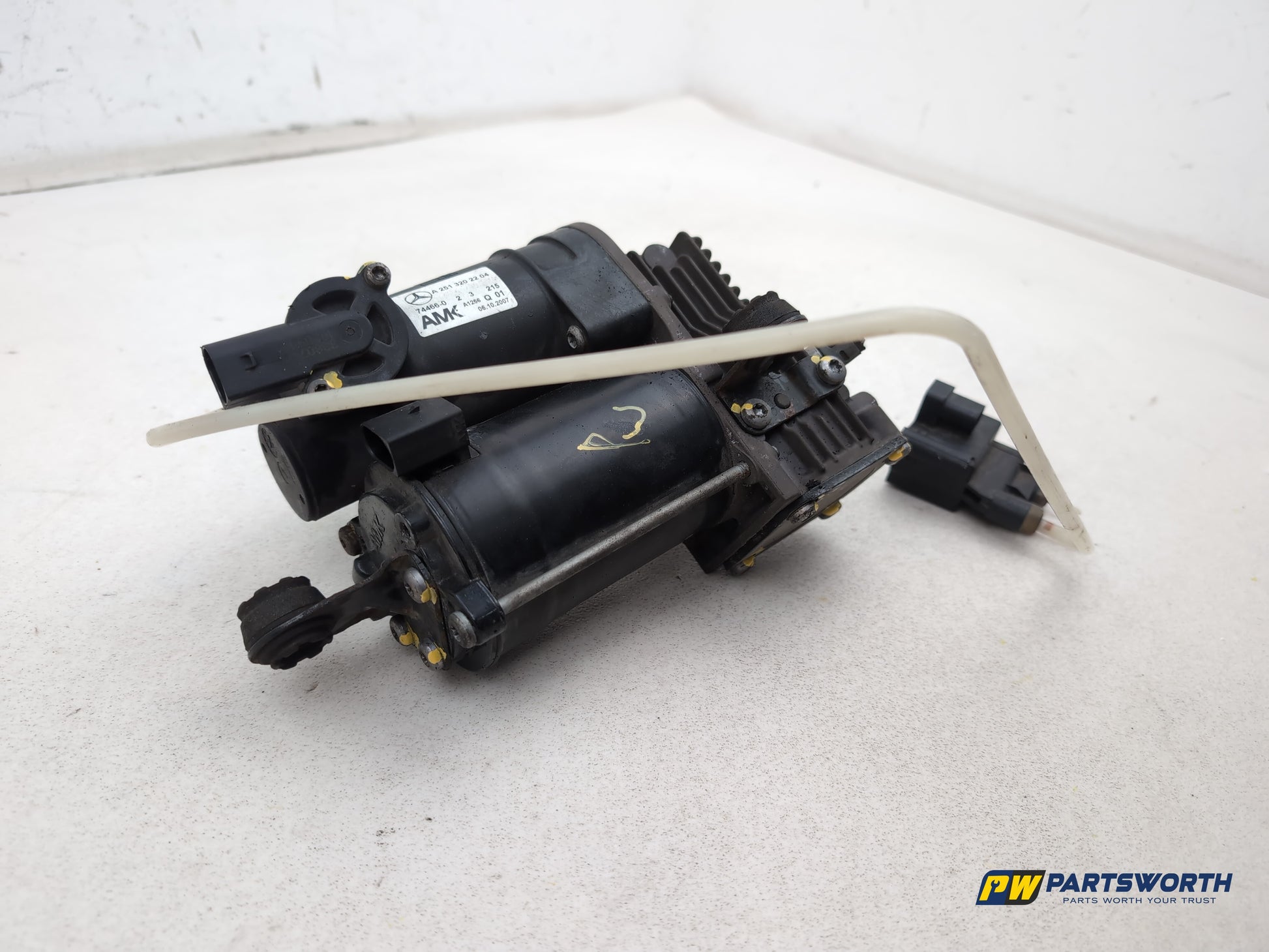 Mercedes R320 R-Class W251 Air Suspensoion Compressor Pump A2513202204 2006-2013 - photo 3
