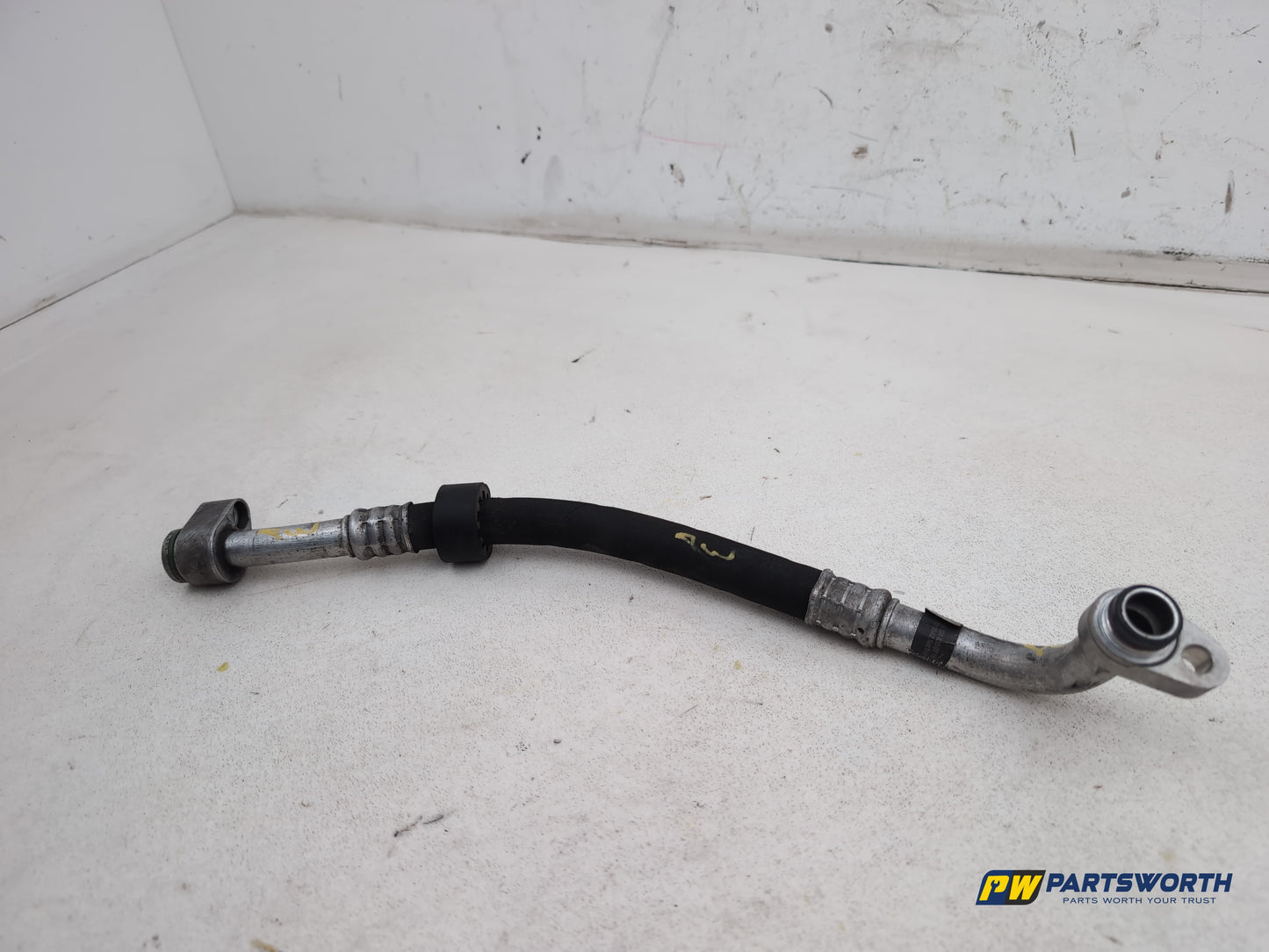 Mercedes R320 R-Class W251 Air Conditioning Pipe A2518300715 2006-2013 - photo 3