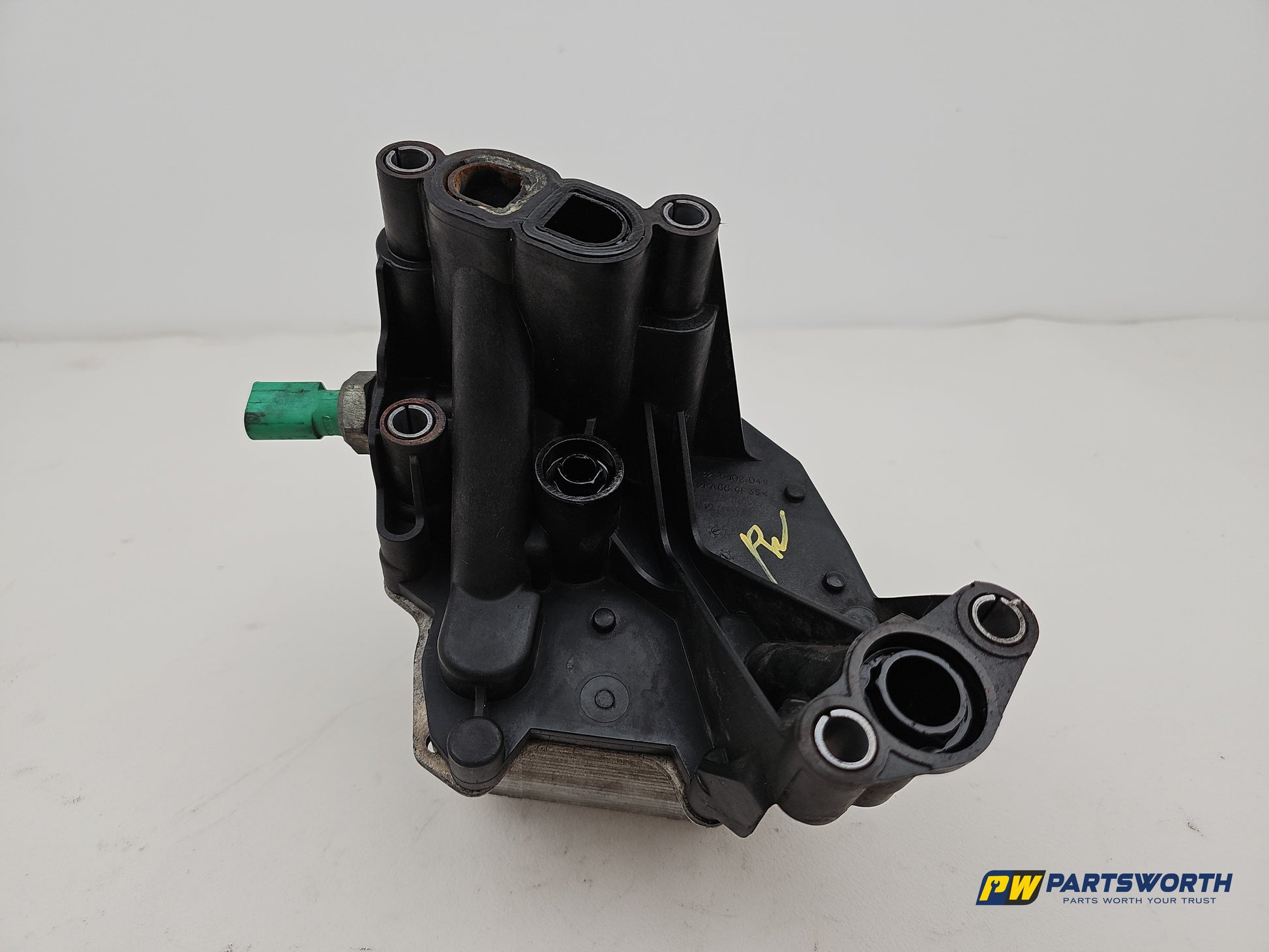 Audi A6 S Line 2.0l Diesel Oil Cooler And Filter Housing 03n117021b 2011-2018 - photo 3