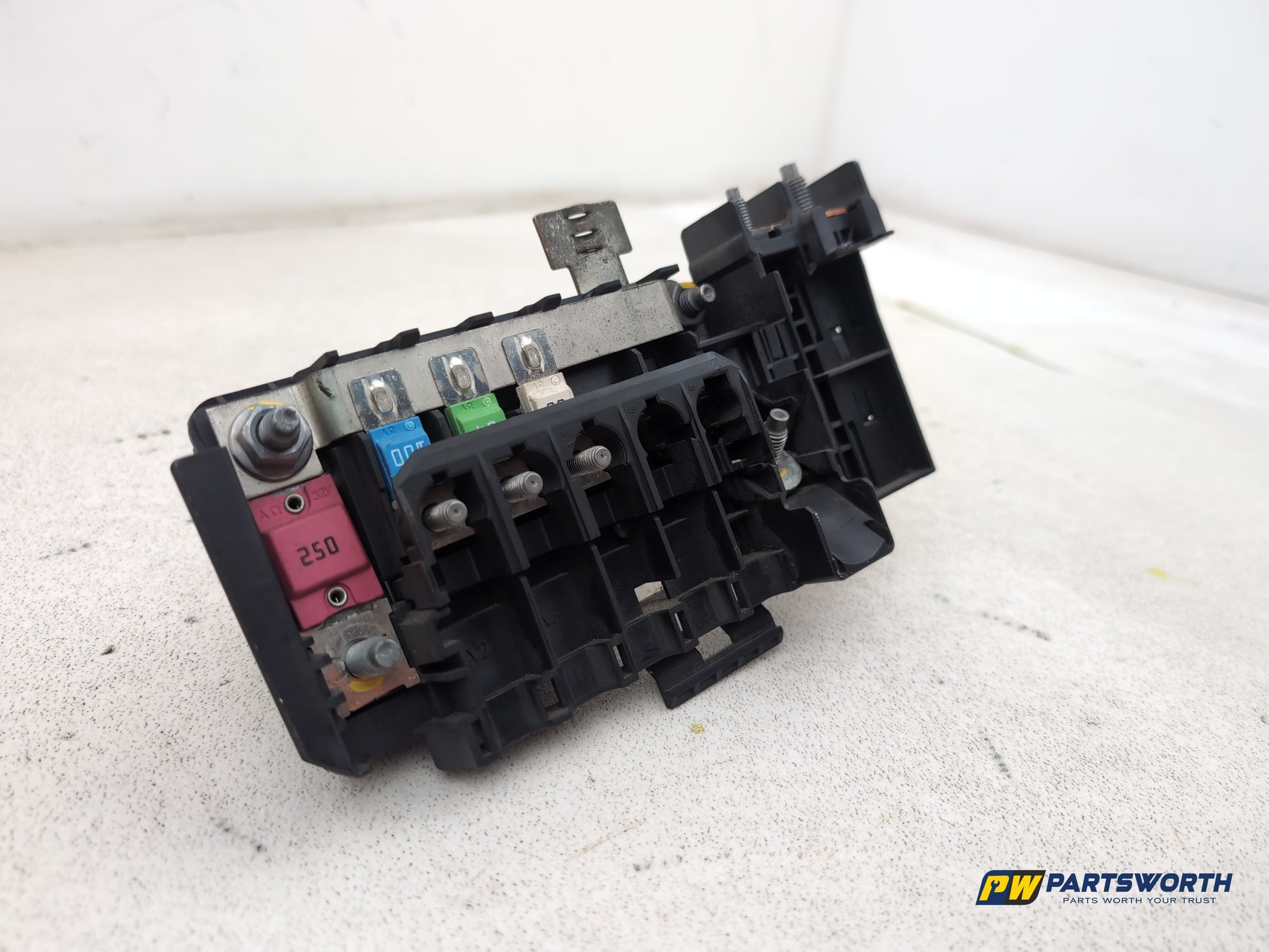 Mercedes-Benz B180 B-Class W246 1.8l Diesel Fuse Box A2465401350 2011-2018 - photo 3