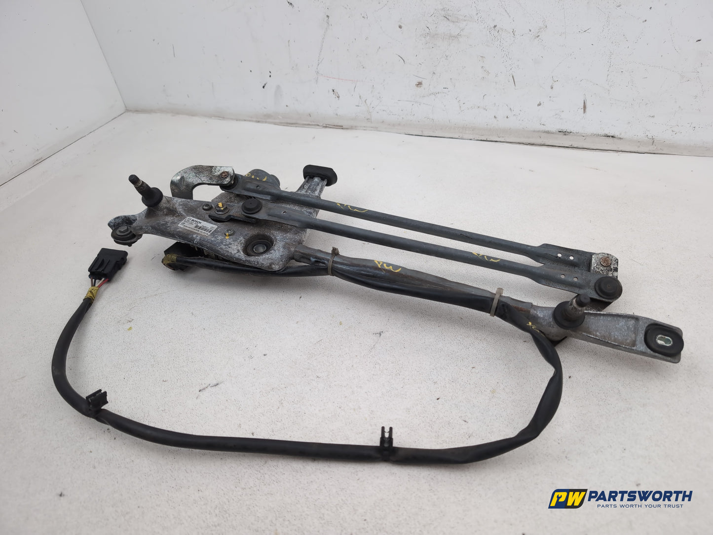Front Wiper Motor & Mechanism / Linkage 3