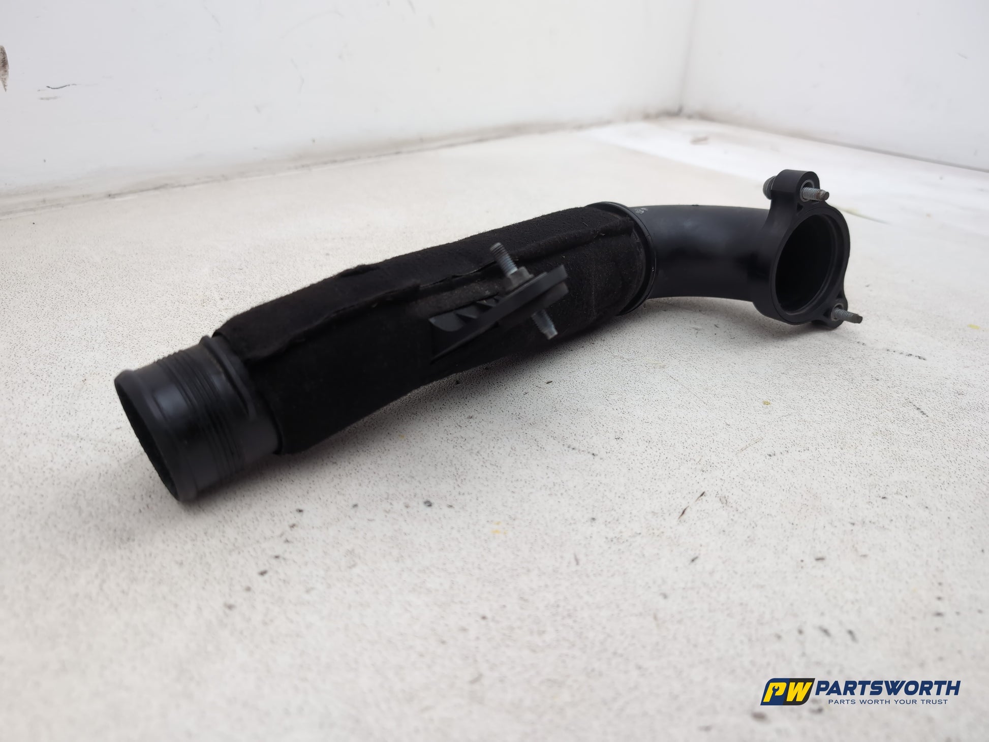 Audi A6 S Line Black 2.0l Diesel Air Intake Hose Pipe Line 04l145762ag 2011-2018 - photo 3