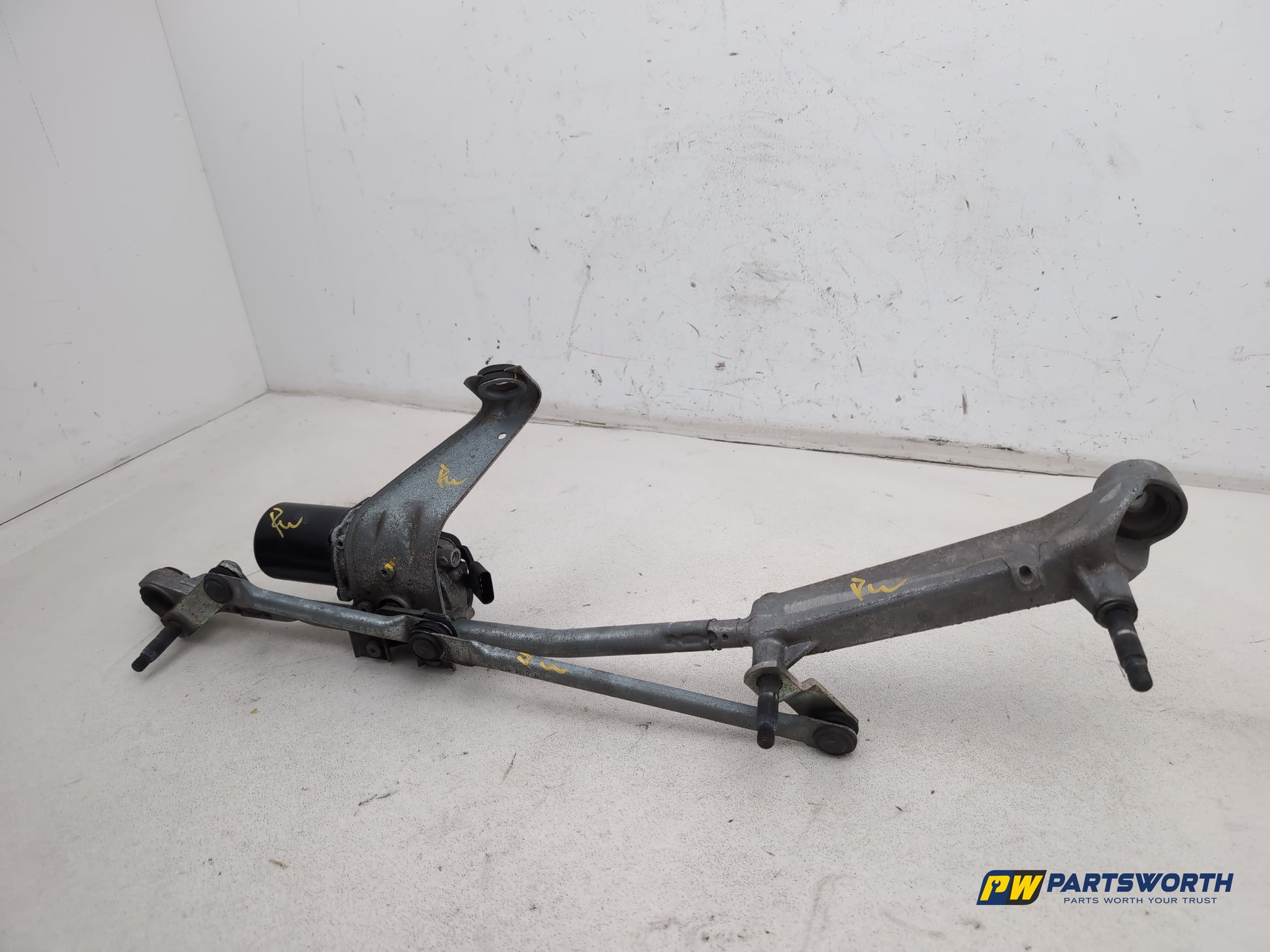 Mercedes-Benz B180 B-Class W246 Front Wiper Motor With Linkage A2468200140 - photo 3