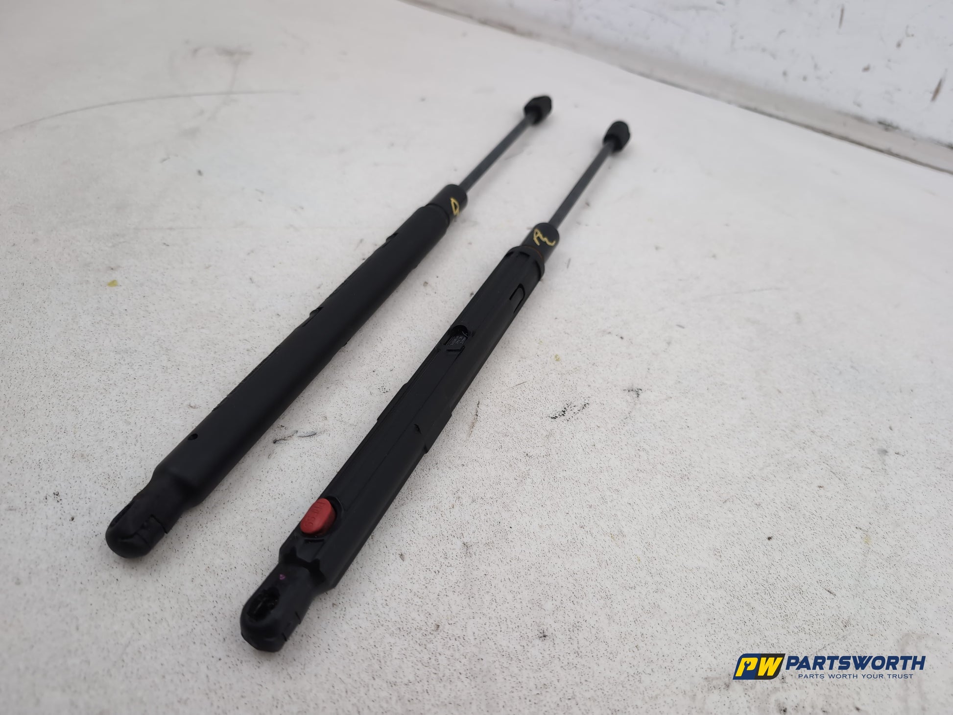 Mercedes R320 R-Class W251 Gas Pressure Hood Dampers Pair A2518800229 2006-2013 - photo 3
