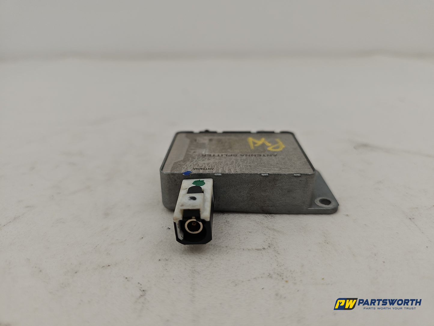 Mercedes-Benz B180 B-Class W246 Antenna Amplifier Splitter Zl0410059339 - photo 3