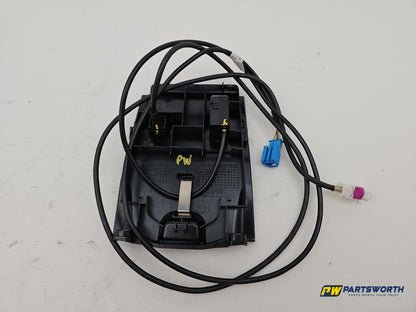 Mercedes-Benz B180 B-Class W246 Usb Socket Port Outlet With Trim A2468230411 - photo 3