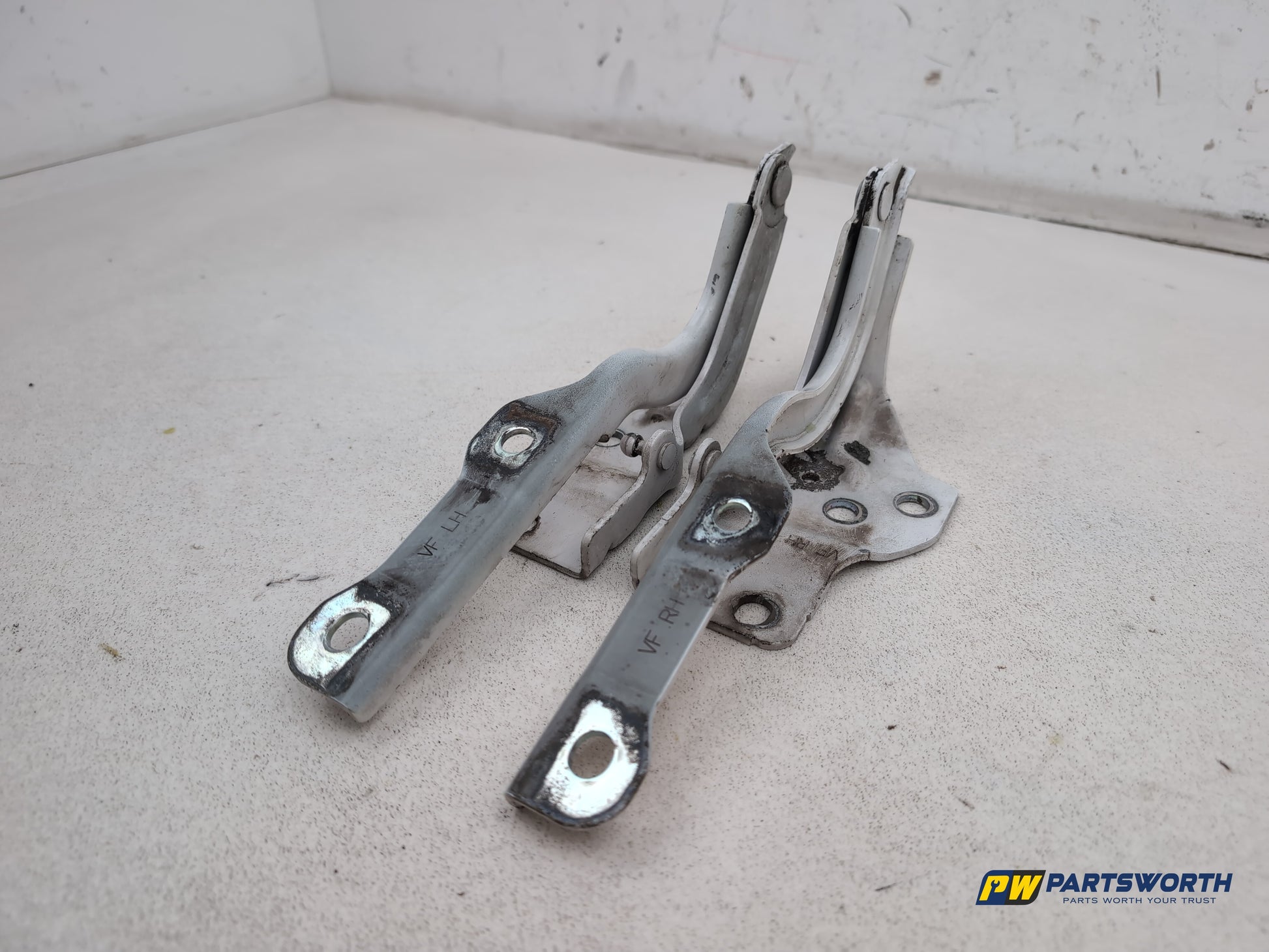 Hyundai I40 Style Blue Drive Bonnet Hinges Creamy White Ncw 2011-2019 - photo 3