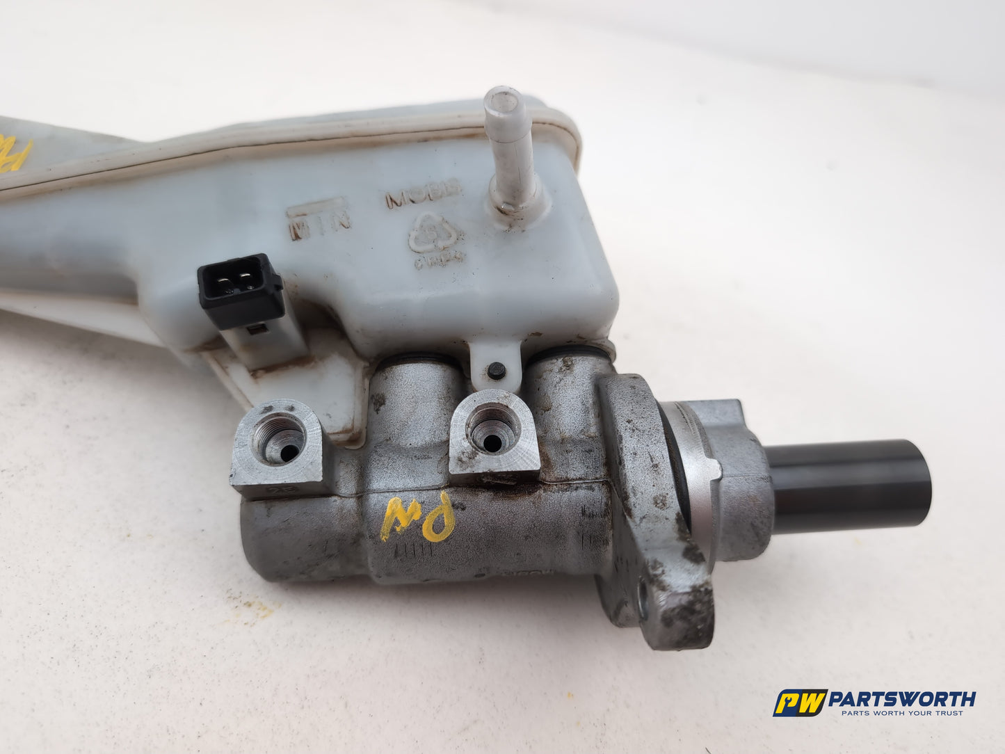 Brake Master Cylinder Assembly 3
