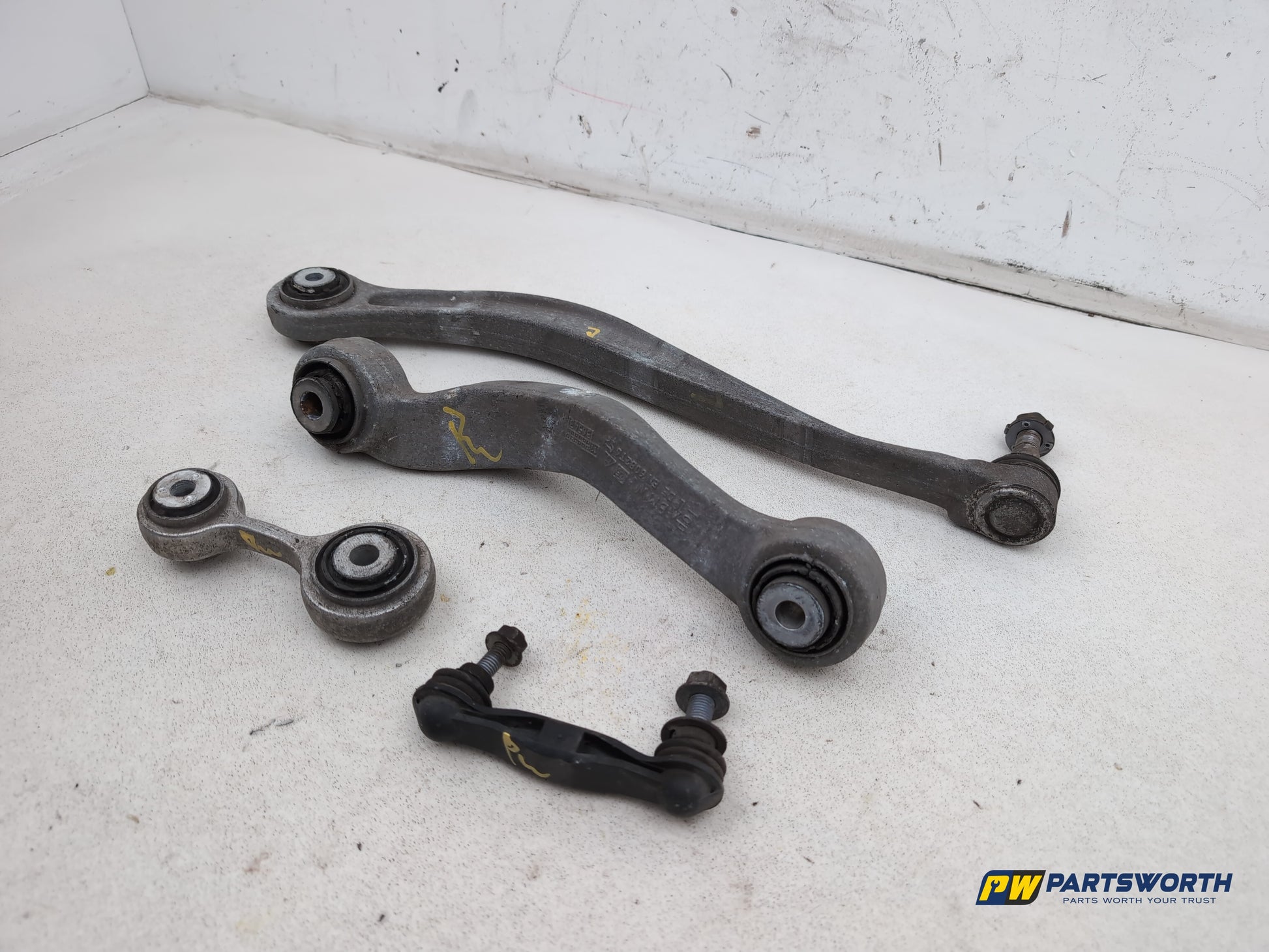 Suspension Arm Rear Wishbone LH 3