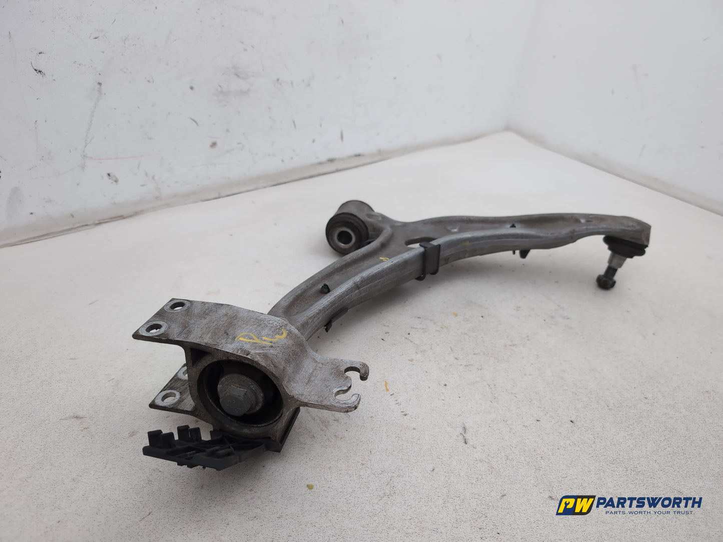 Mercedes B Class W246 Front Left Side Passenger Lower Arm Wishbone 2011-2018 - photo 3