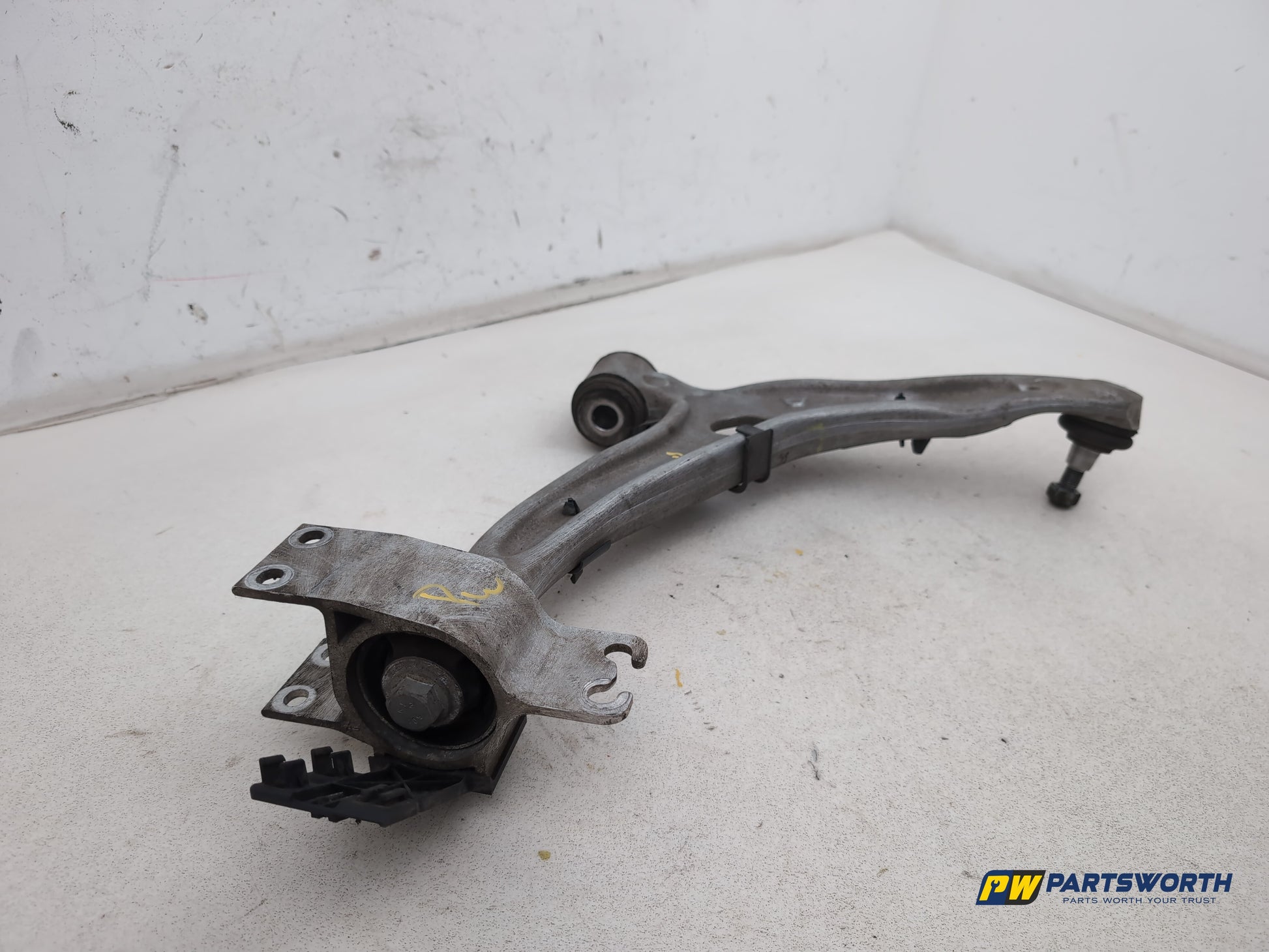 Mercedes B Class W246 Front Left Side Passenger Lower Arm Wishbone 2011-2018 - photo 3