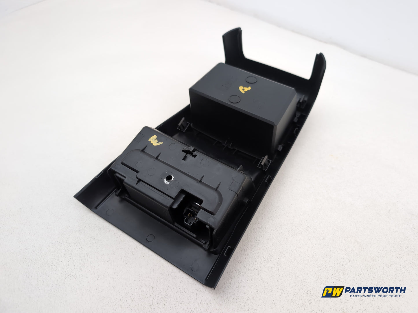 Mercedes-Benz B160 B-Class W245 Rear Centre Console Storage Trim A1696830091 - photo 9