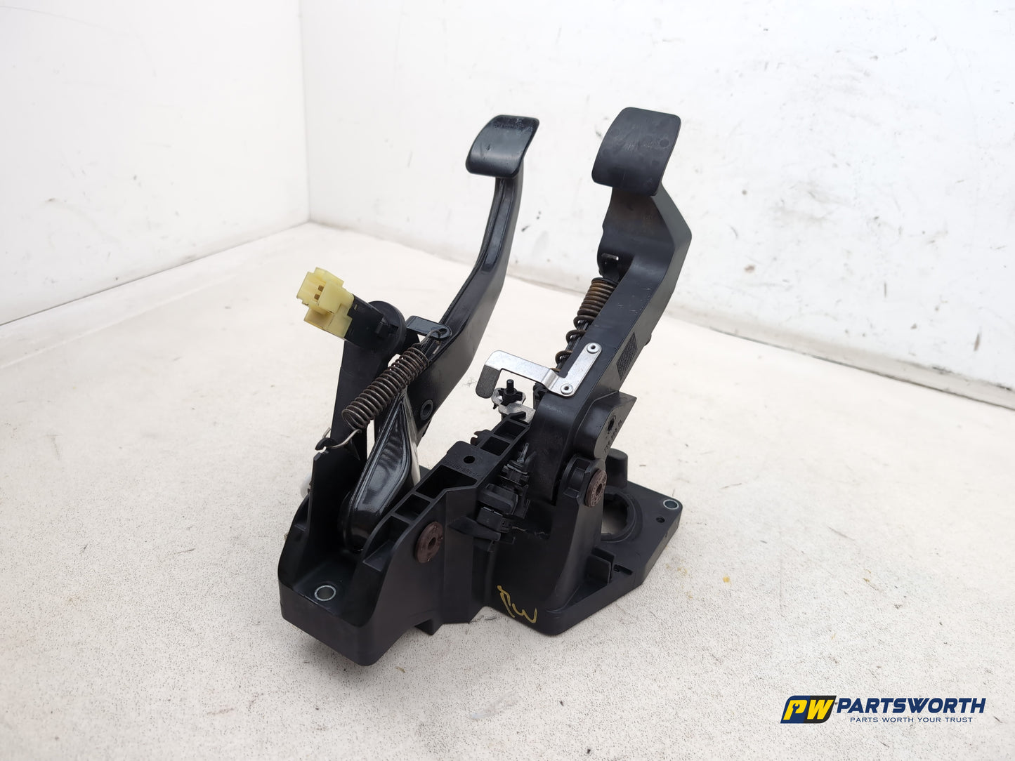 Pedal Brake and Clutch Assembly 3