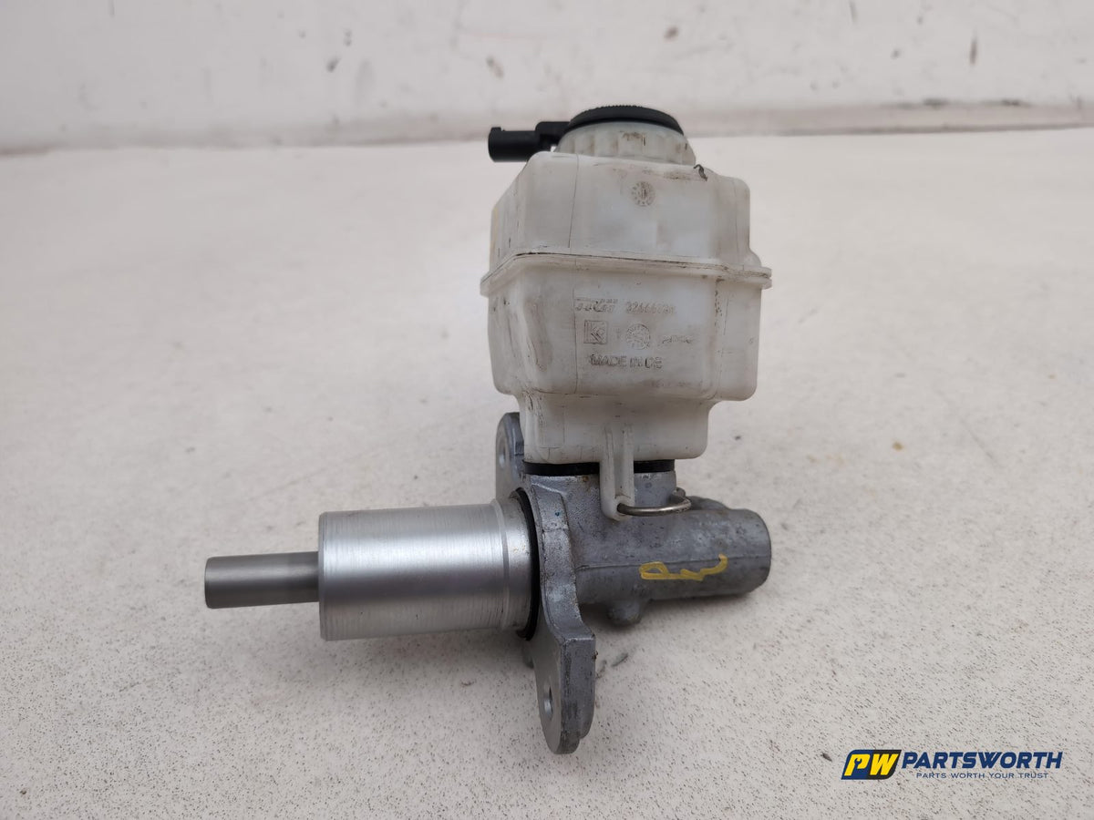 Brake Master Cylinder Assembly 3