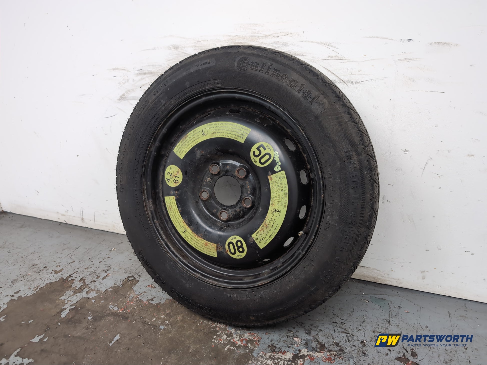 Space Saver Spare Wheel and Tool Kit  3