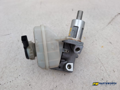 Brake Master Cylinder Assembly 3