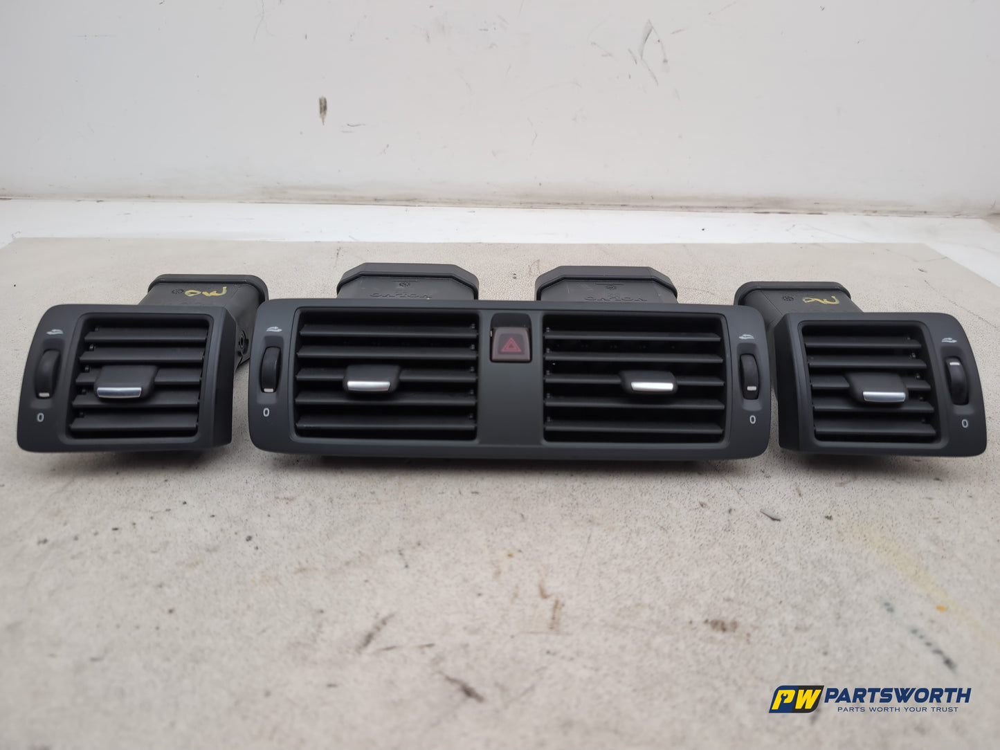Dashboard Trim With Air Vent  2