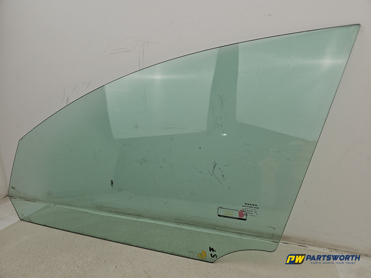 Door Glass Front LH 2