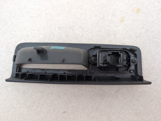 Volvo S40 Driver Rear Door Window Switch 8679478 2004-2012 - photo 2