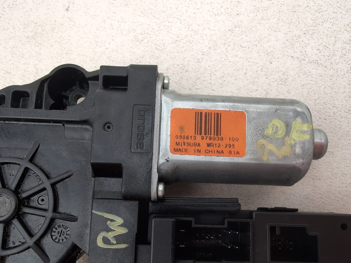 Right Front Window Motor 2