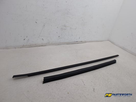 Volvo S40 S Rear Right Side Door Window Moulding Trims 2004-2012 - photo 2