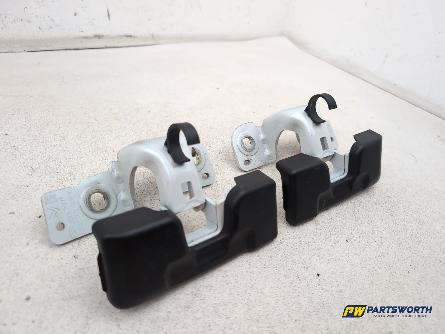 Misc Hinge 2