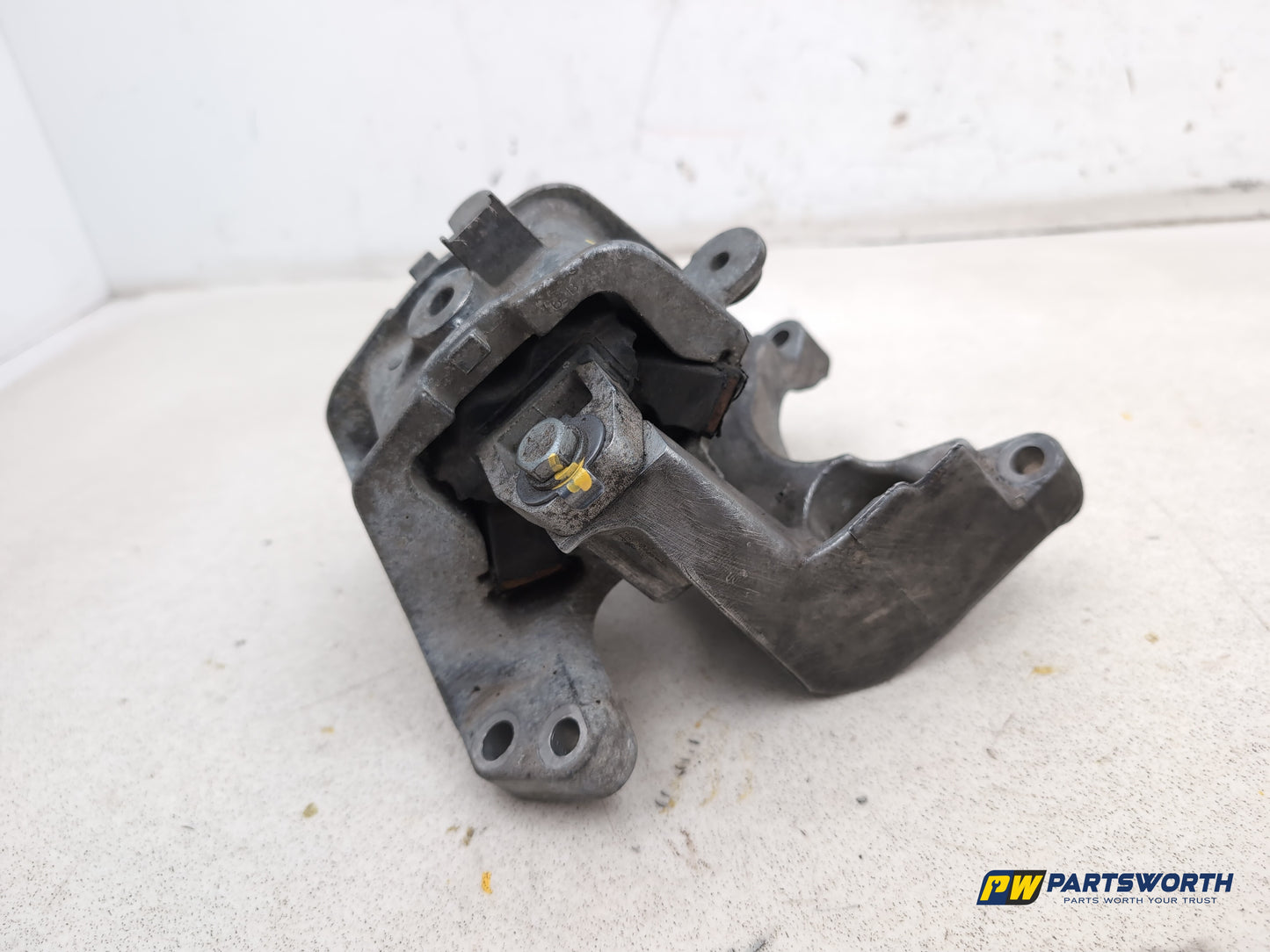 Engine Mounting Bracket 2