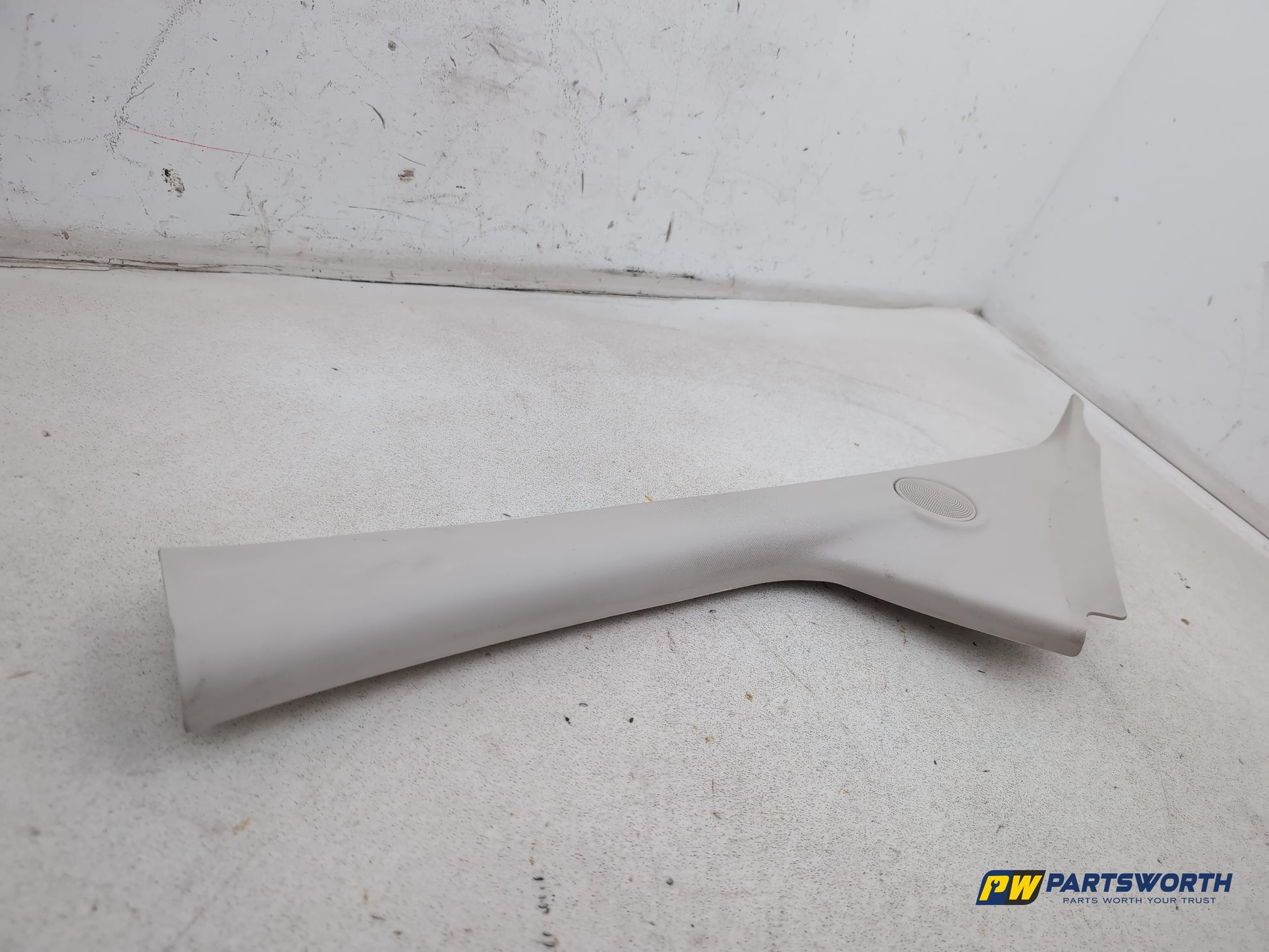 LH A Pillar Trim  2