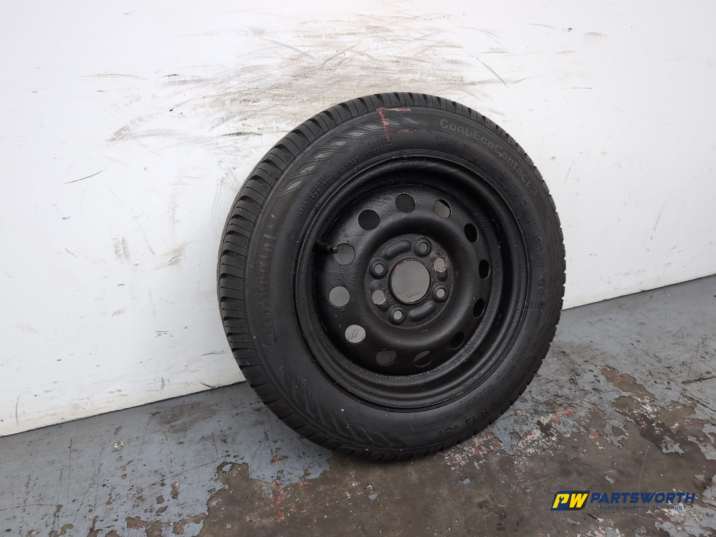 Space Saver Spare Wheel and Tool Kit  2