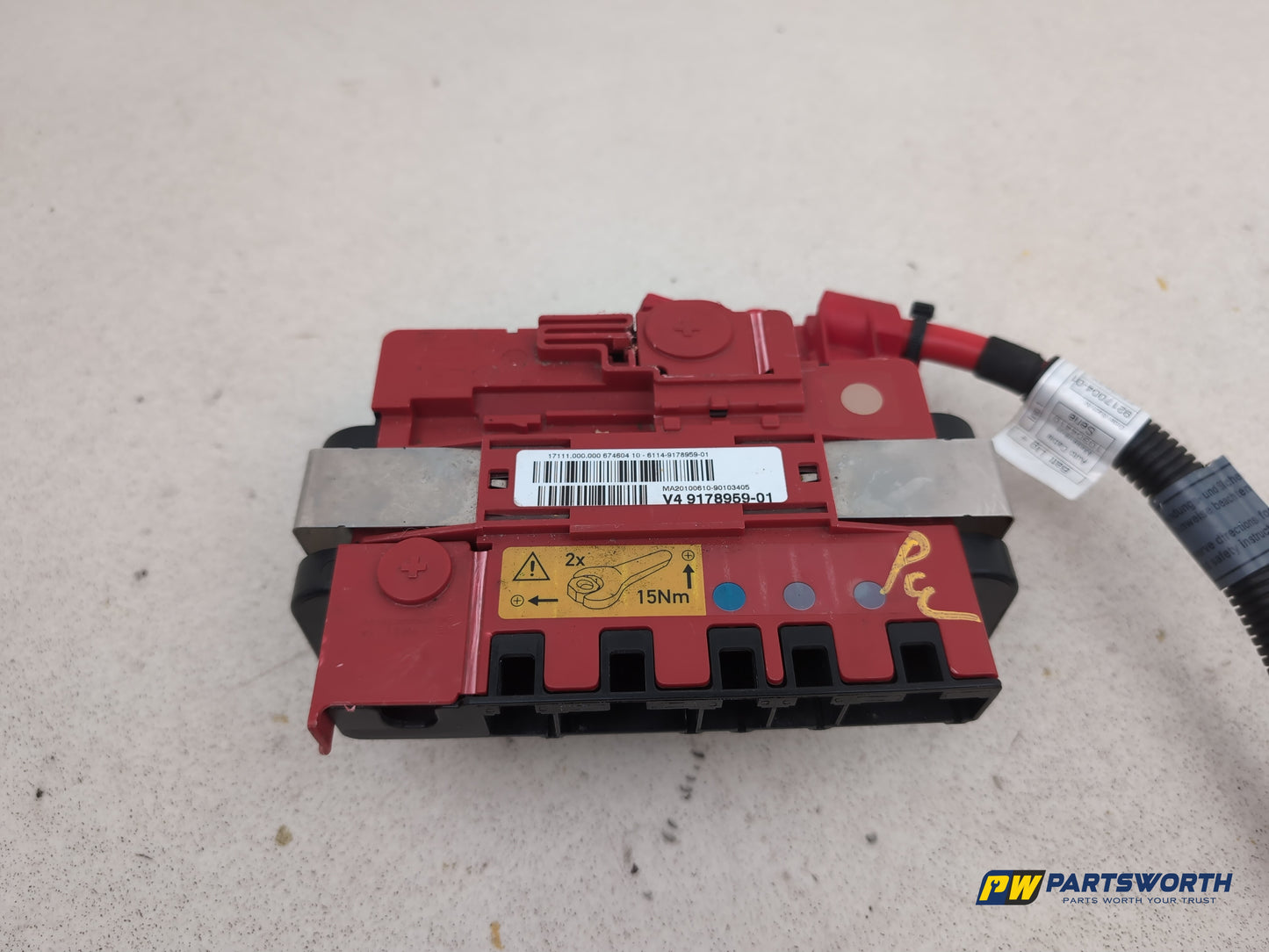 Positive Pole Battery Power Boot Distribution Fuse Box 2