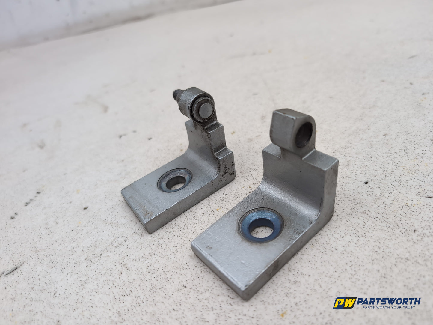 LH Front Door Hinge Pair  2