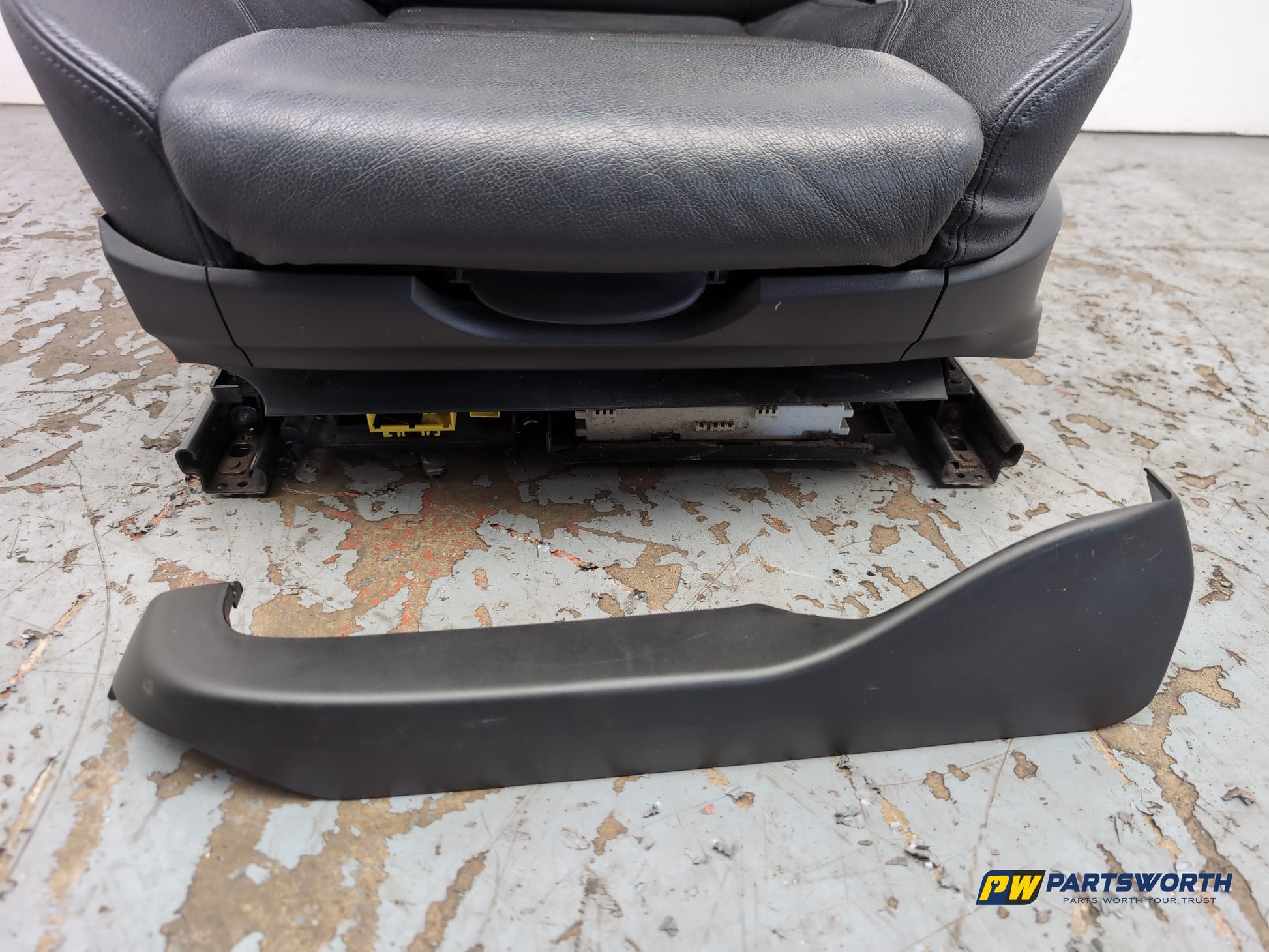 Seat Front LH 2
