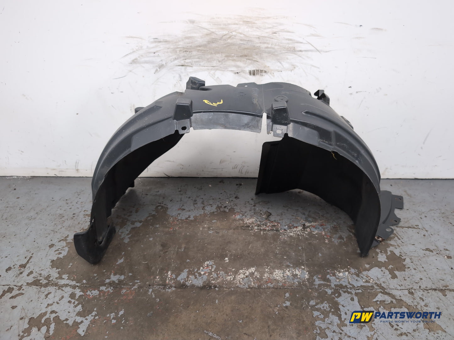 Moulding Wheel Arch Front RH 2