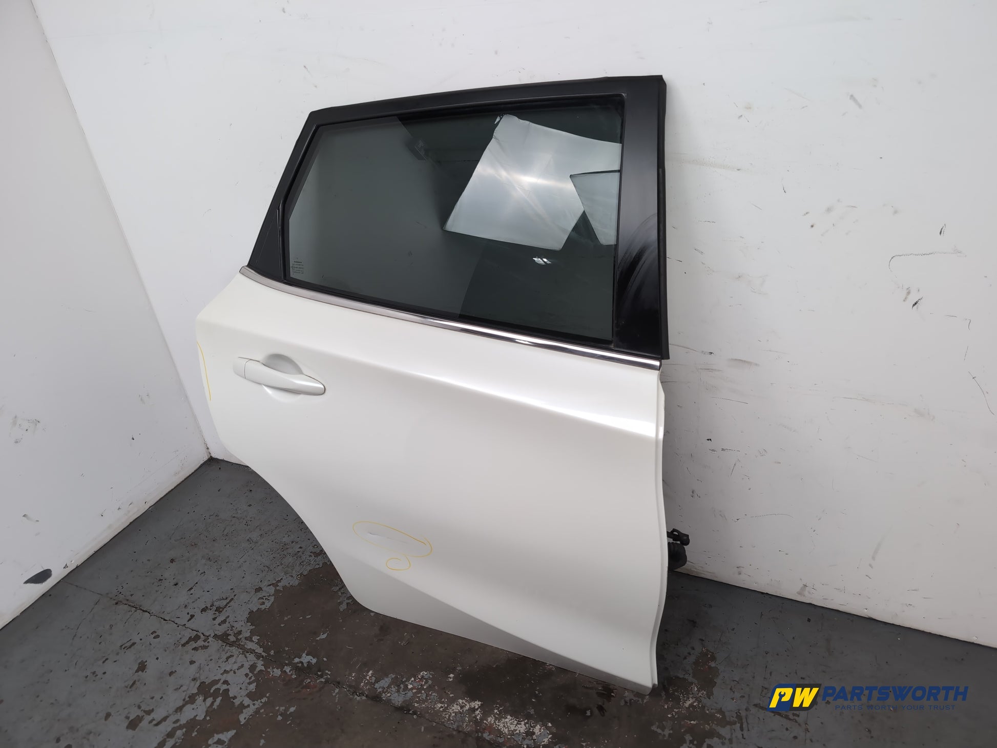 Nissan Pulsar Tekna Dig-T Hatchback Door Rear Rh Driver Side Pearl White Qab - photo 2