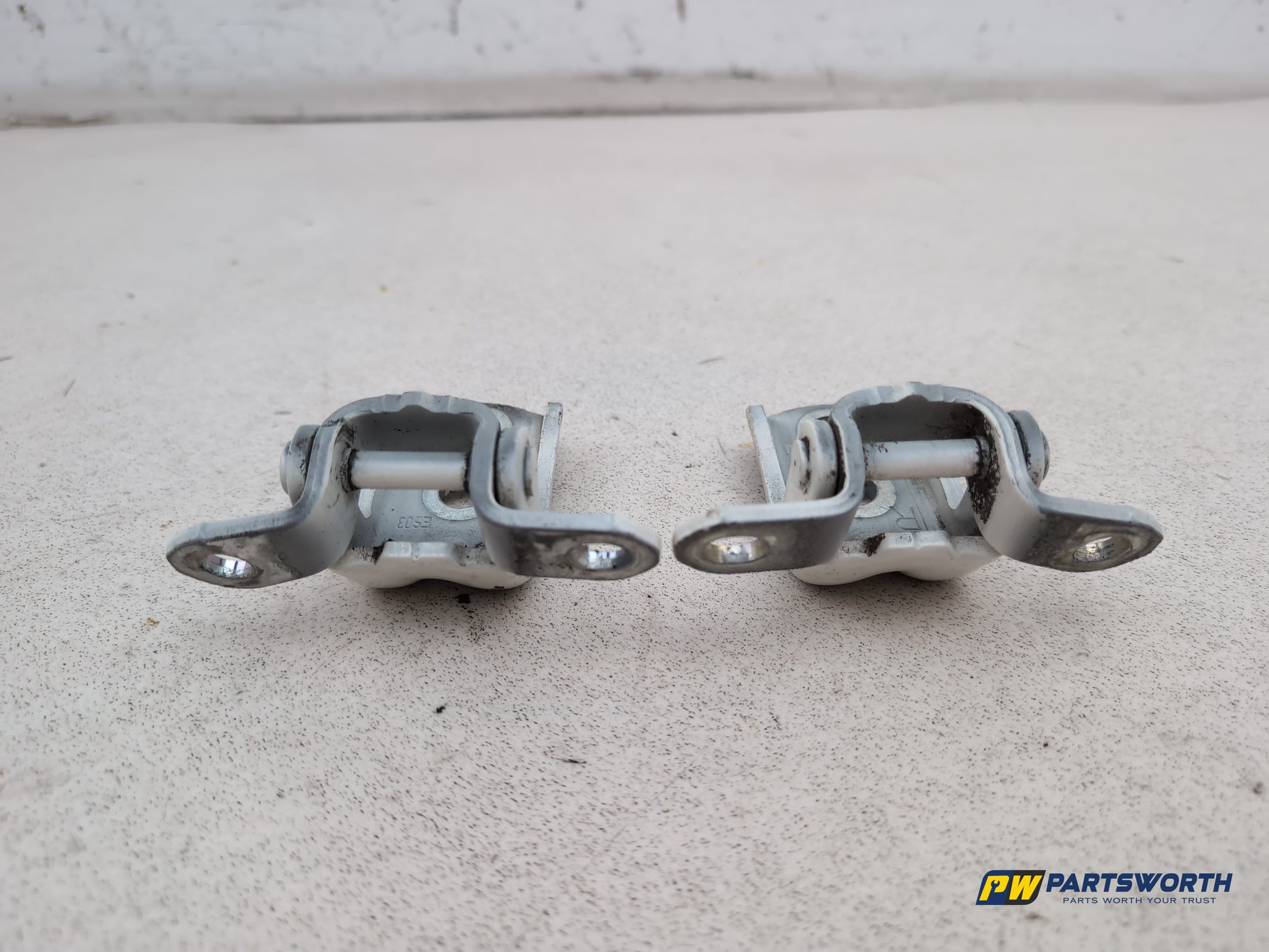 RH Front Door Hinge Pair  2