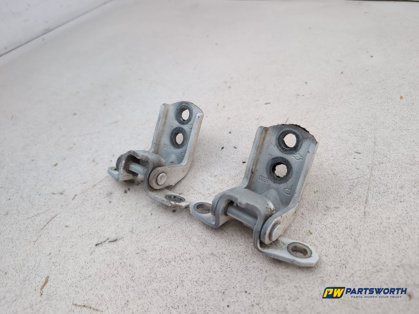 LH Front Door Hinge Pair  2