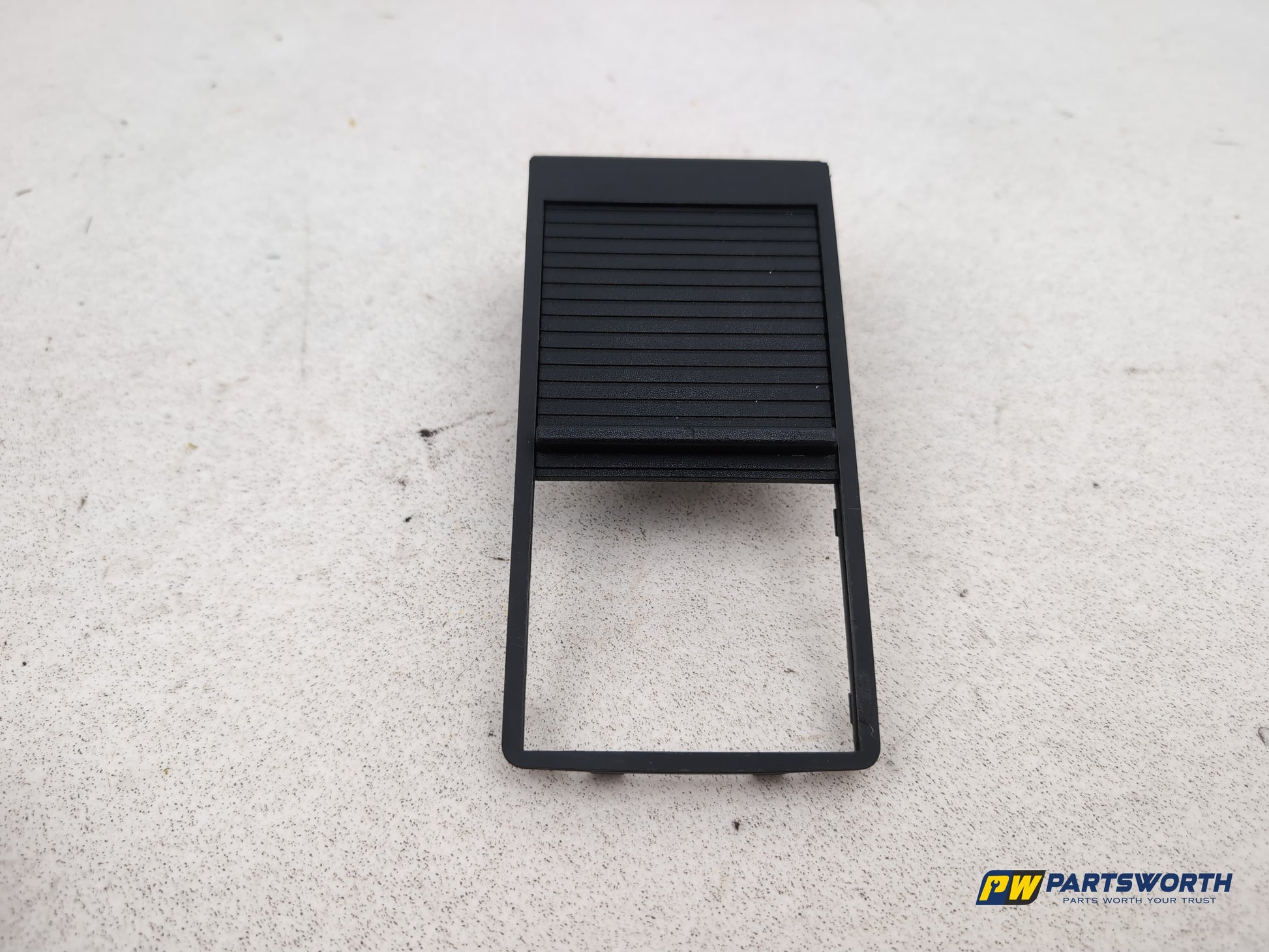Centre Console Trim  2
