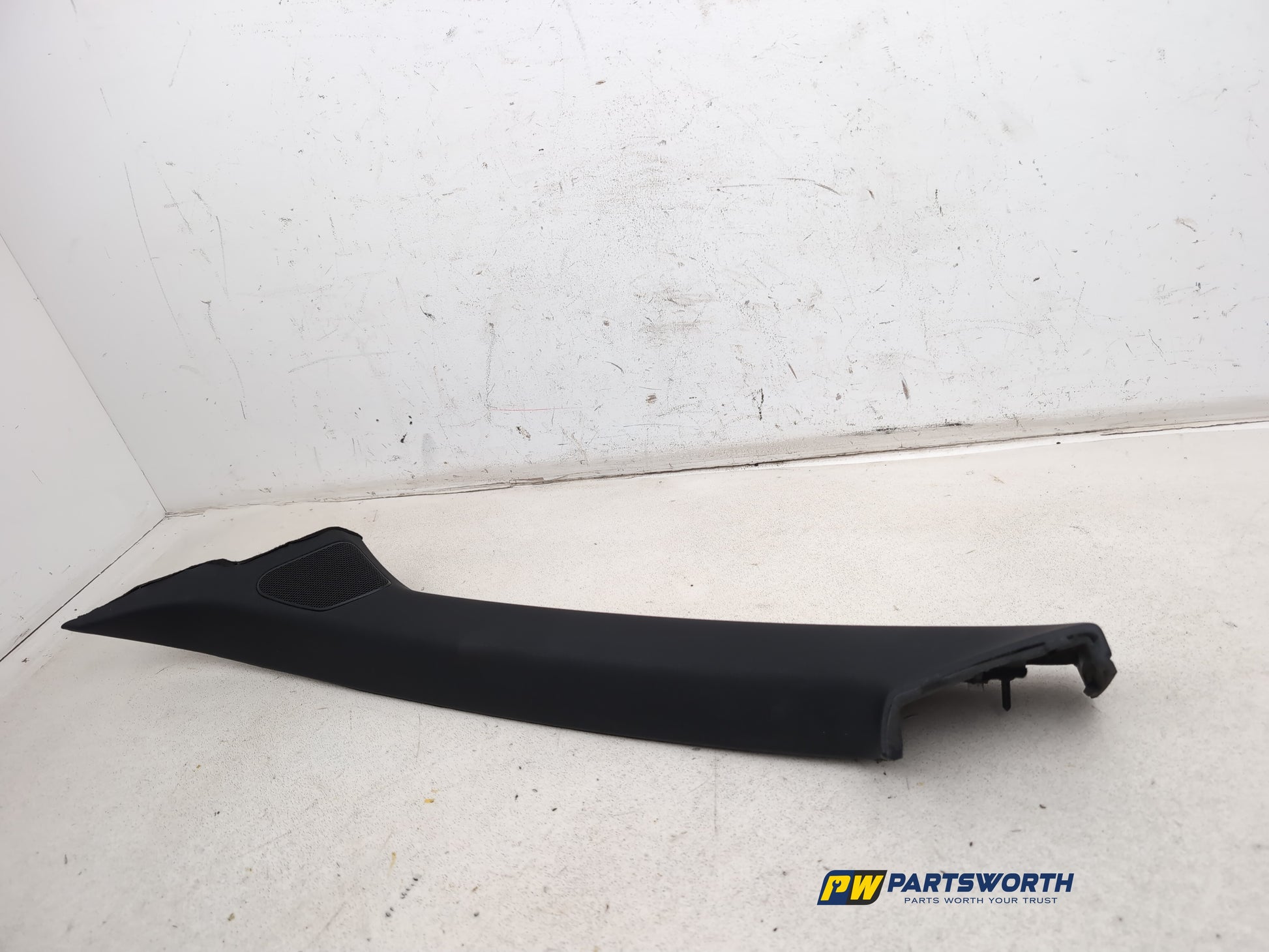 LH A Pillar Trim  2