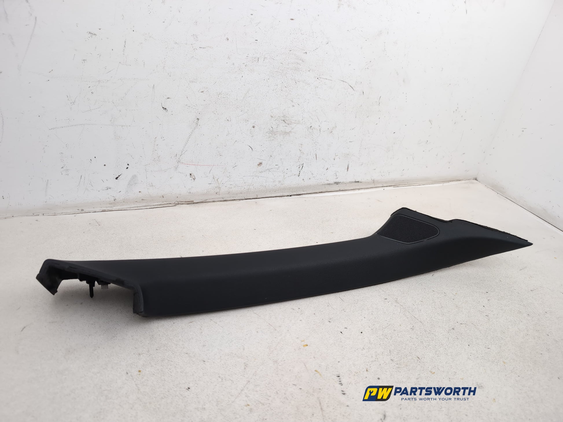 RH A Pillar Trim  2