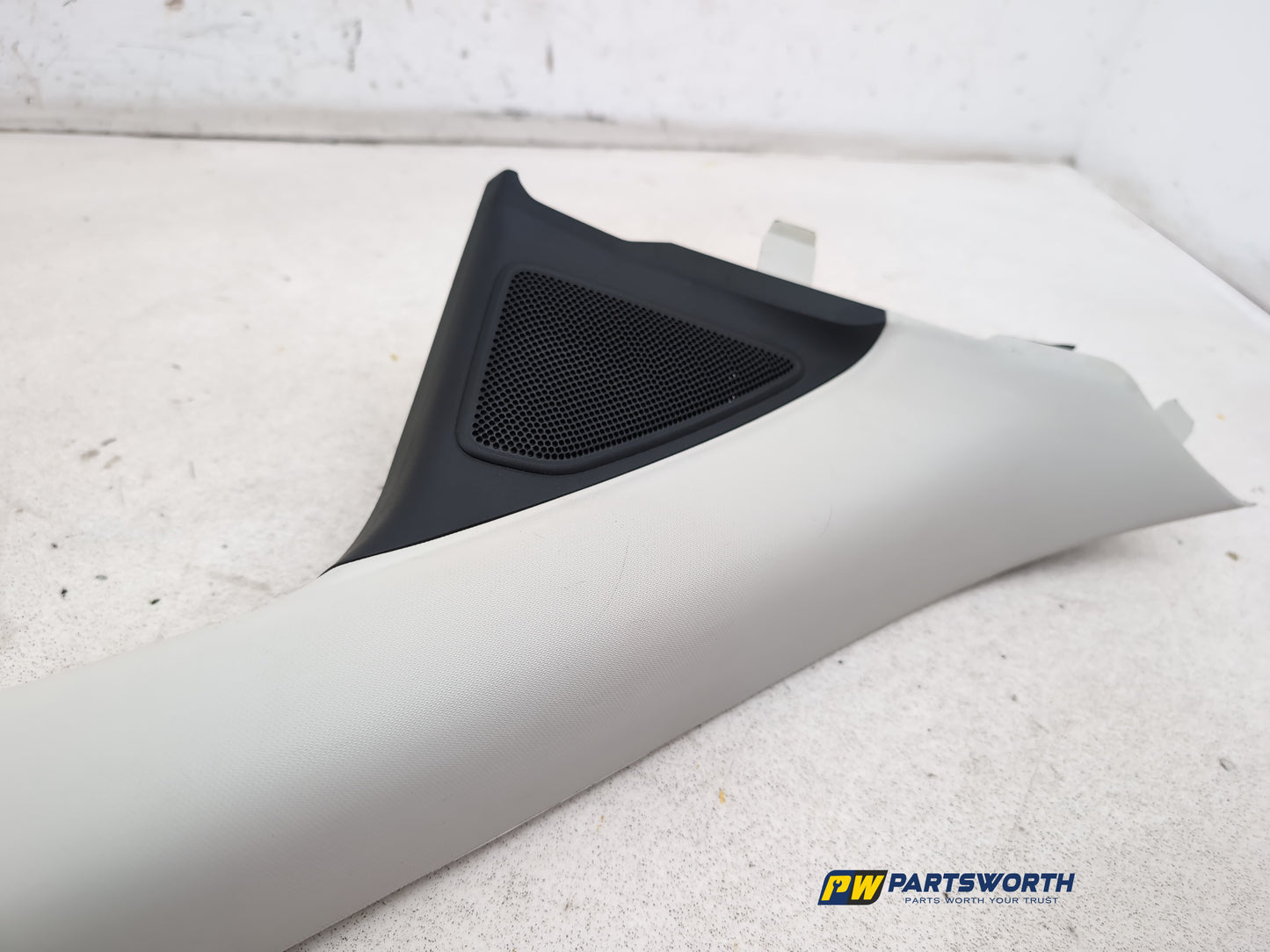 RH A Pillar Trim  2