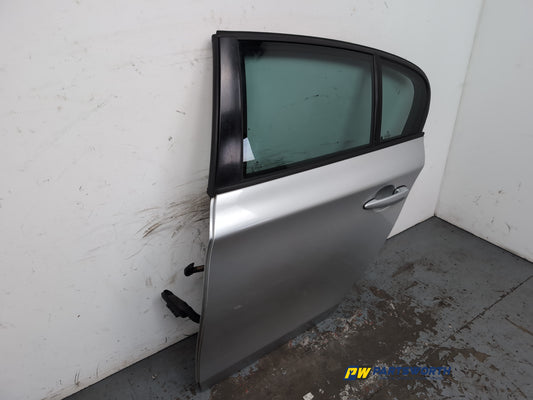 Bmw 1 Series 118d M Sport E87 Hatchback Door Rear Lh Titansilber Metallic 354 - photo 2