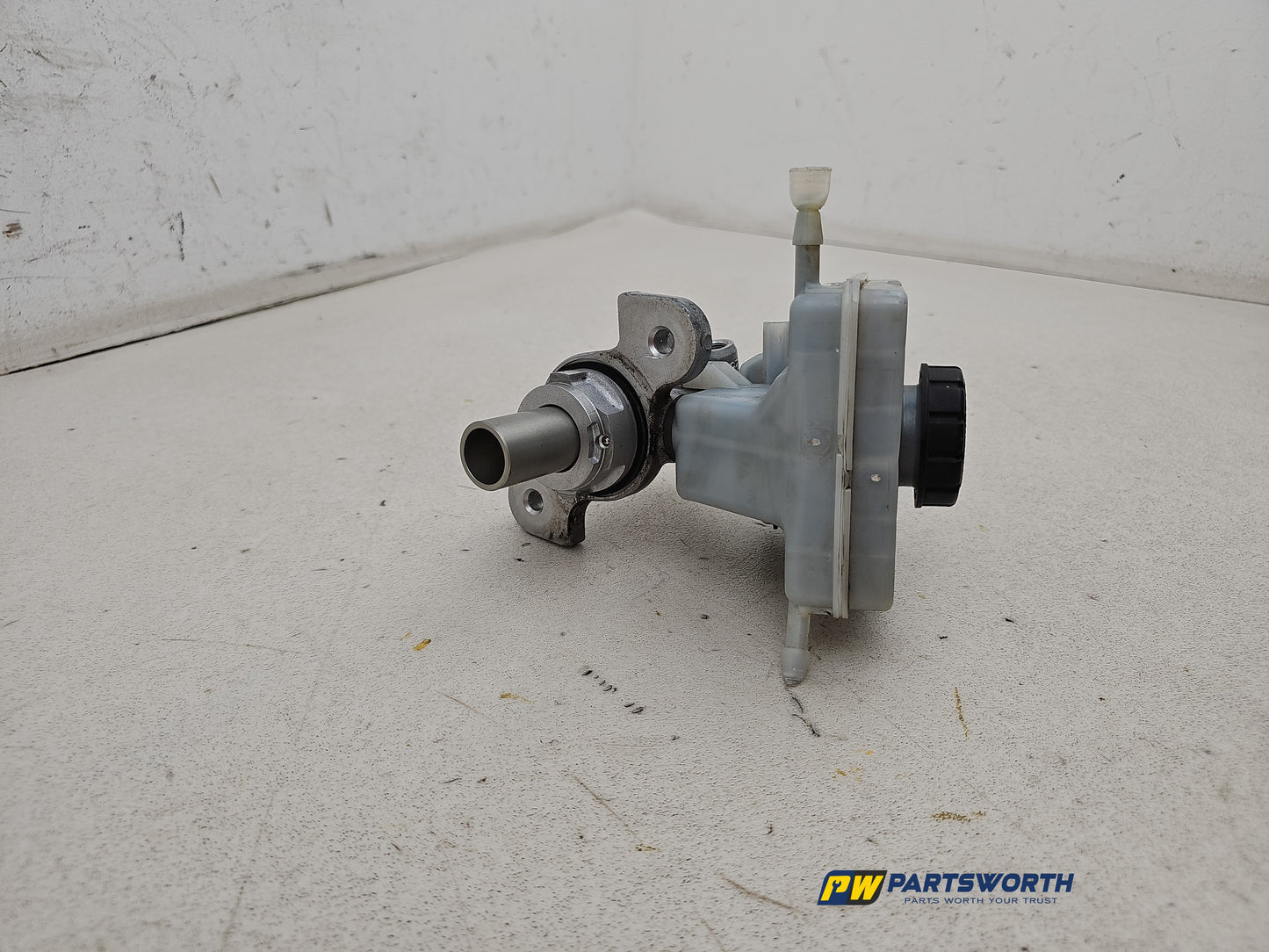 Brake Master Cylinder Assembly 2