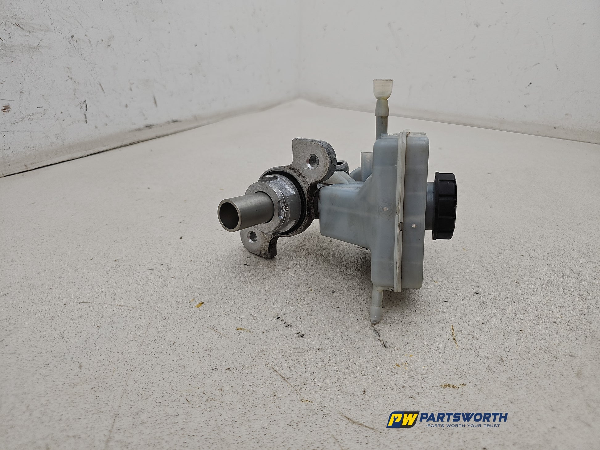 Brake Master Cylinder Assembly 2