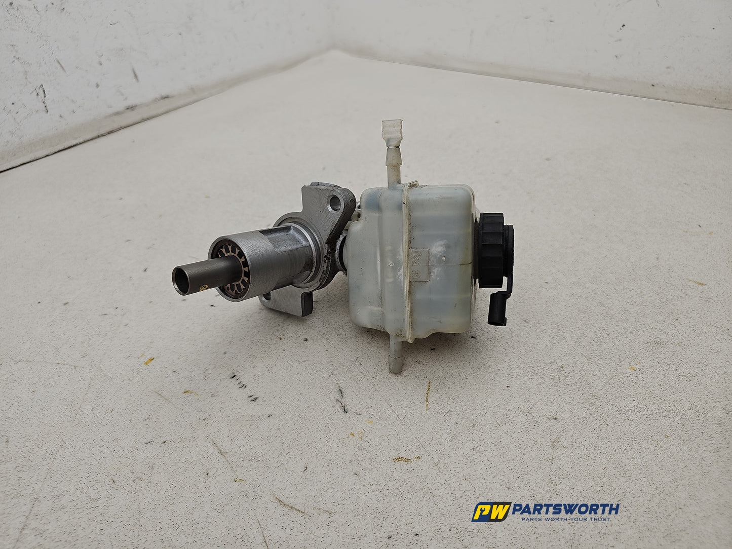Brake Master Cylinder Assembly 2