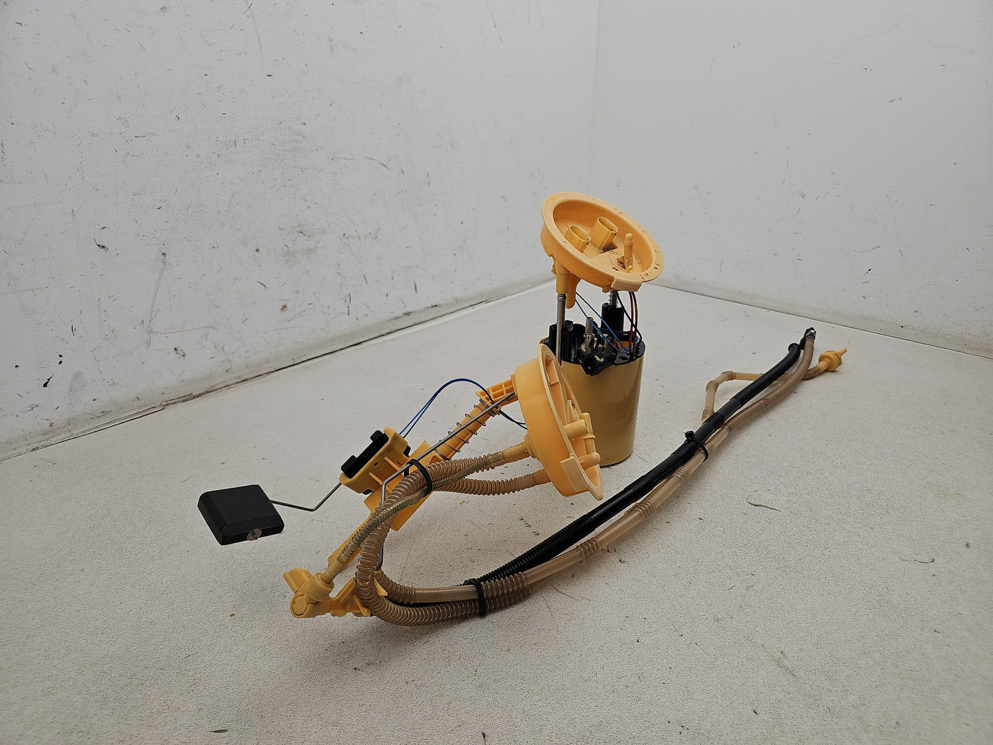 Fuel Tank Sender and Pump Unit 2