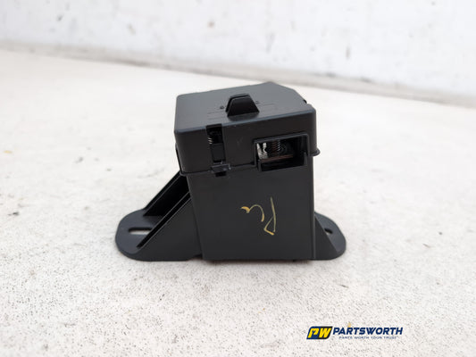 Positive Pole Battery Power Boot Distribution Fuse Box 2