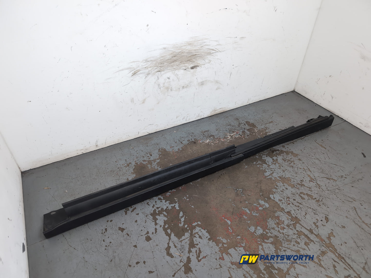 Side Skirt LH 2