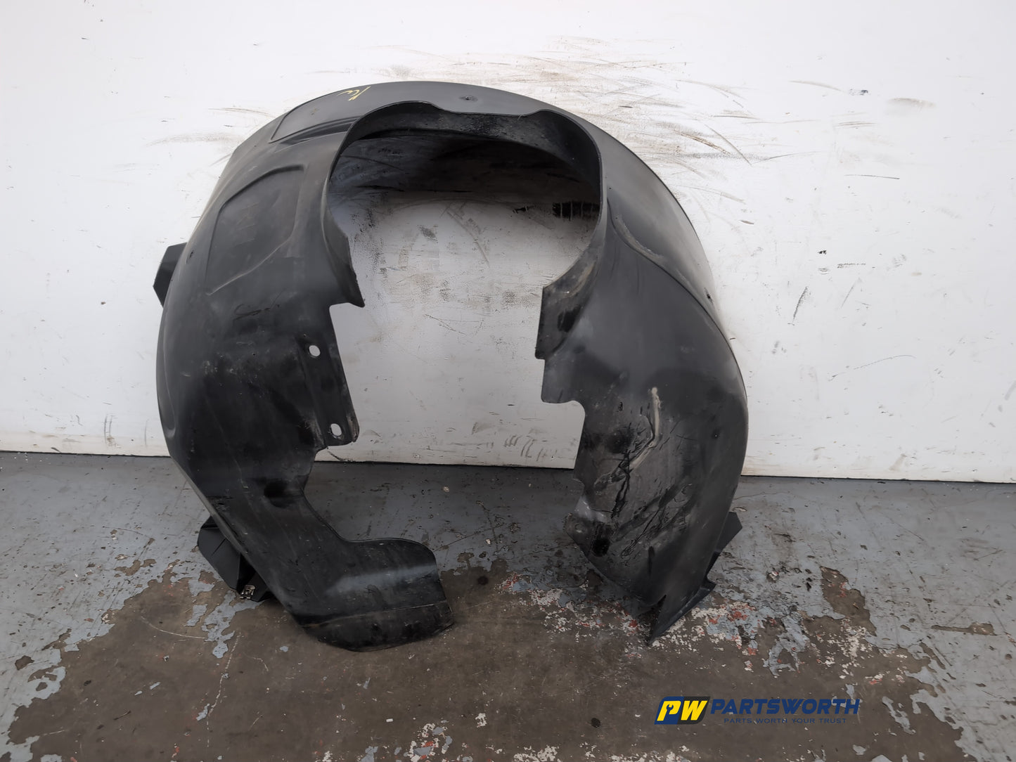 Moulding Wheel Arch Front RH 5