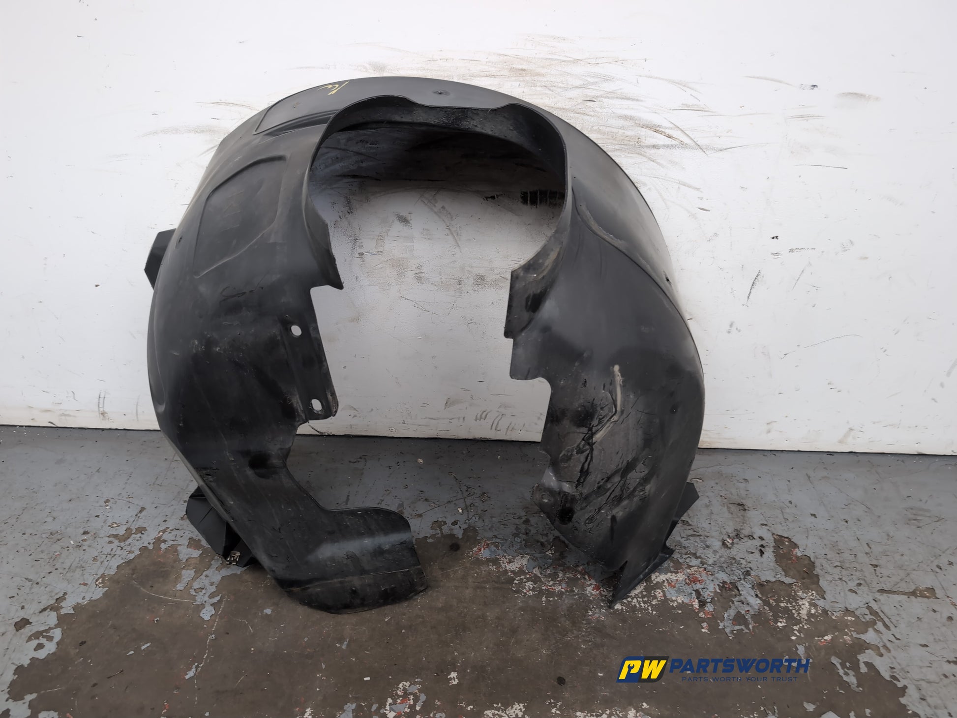 Moulding Wheel Arch Front RH 5
