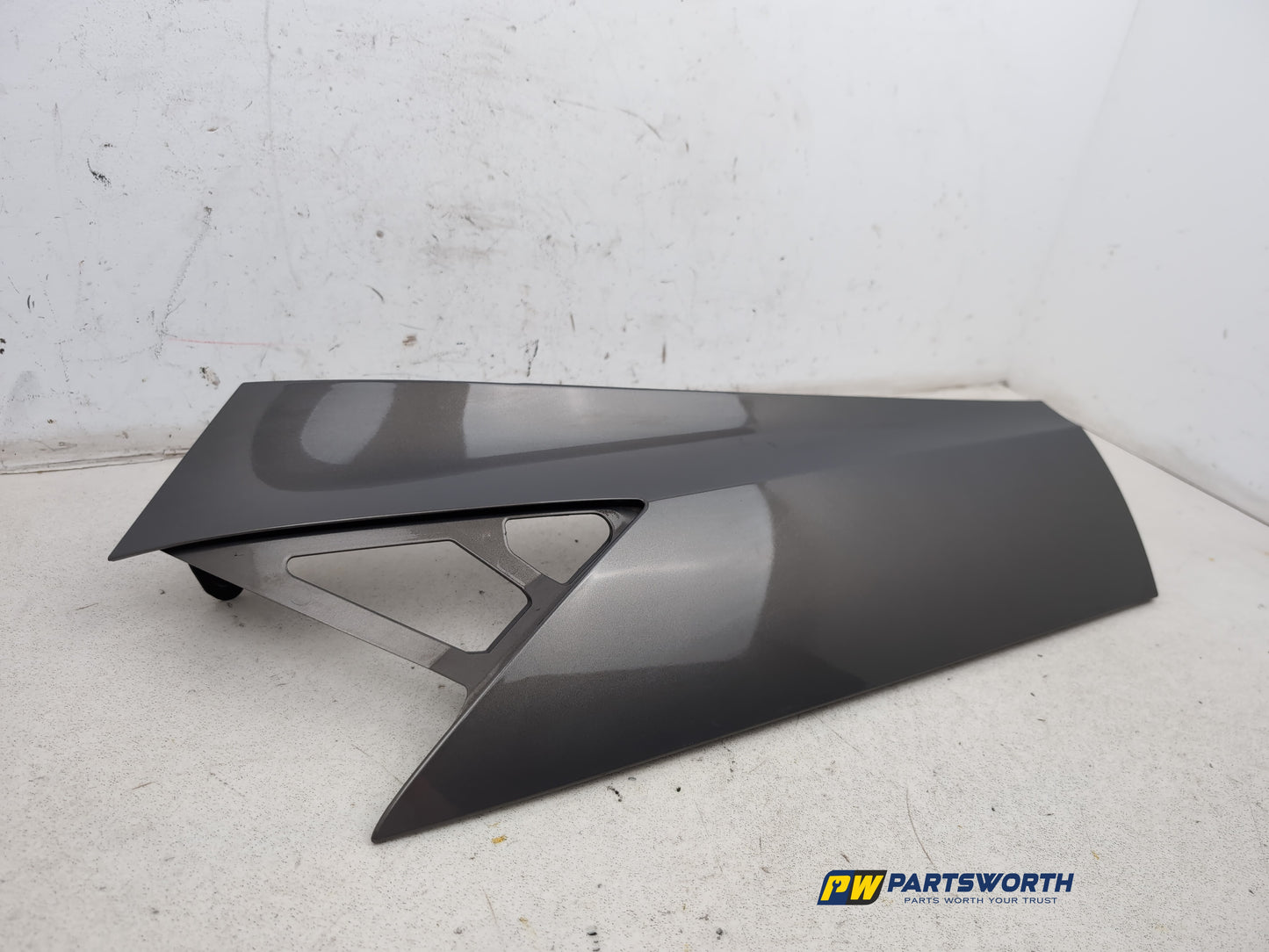 Moulding Quarter Panel RH 2